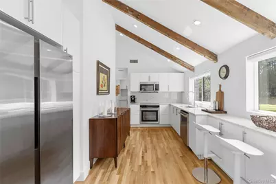 138 Longview Road, Southampton, NY 11968 - Photo 5