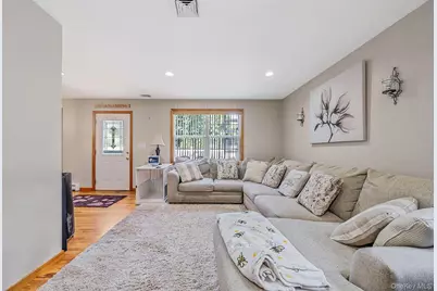 37 Champlin Street, Ronkonkoma, NY 11779 - Photo 13