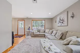37 Champlin St, Ronkonkoma, NY 11779 - Photo 13