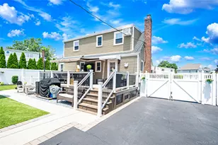 7 Farmedge Rd, Bethpage, NY 11714 - Photo 27