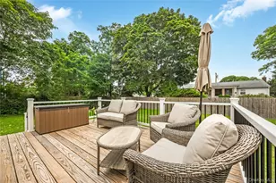 522 Amsterdam Ave, Patchogue, NY 11772 - Photo 9