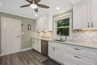 522 Amsterdam Avenue, Patchogue, NY 11772 - Photo 11