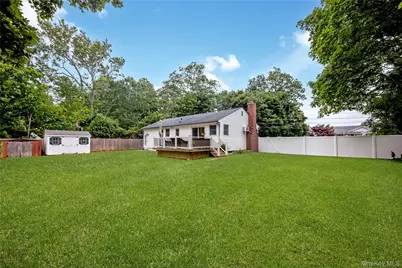 522 Amsterdam Avenue, Patchogue, NY 11772 - Photo 21