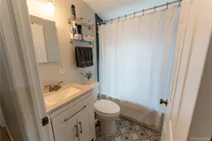 81 Montgomery Ave, Oceanside, NY 11572 - Photo 19