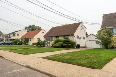 81 Montgomery Avenue, Oceanside, NY 11572 - Photo 3