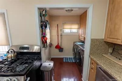 81 Montgomery Avenue, Oceanside, NY 11572 - Photo 11