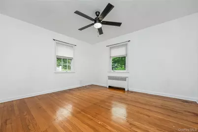 285 Starke Avenue, East Meadow, NY 11554 - Photo 11