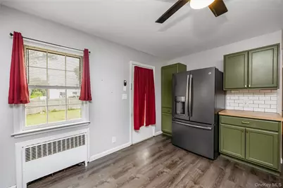 285 Starke Avenue, East Meadow, NY 11554 - Photo 9