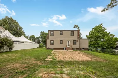 285 Starke Avenue, East Meadow, NY 11554 - Photo 21