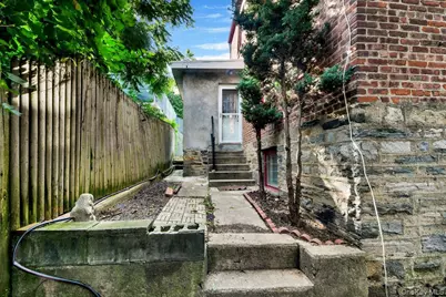 1089 Mile Square Road, Yonkers, NY 10704 - Photo 17