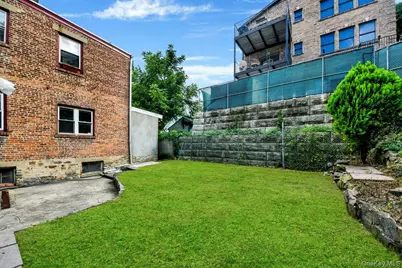 1089 Mile Square Road, Yonkers, NY 10704 - Photo 19