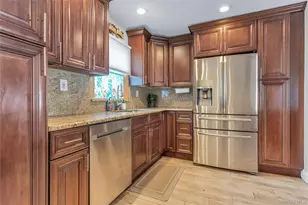 401 Beechmont Ave, Lindenhurst, NY 11757 - Photo 7