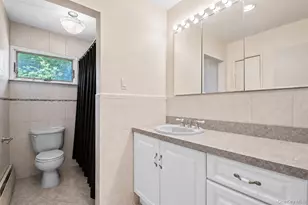 26 Acorn Ln, Plainview, NY 11803 - Photo 15