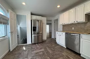 267 Plainfield Ave, Floral Park, NY 11001 - Photo 23