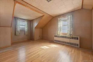 27 Plymouth Ave, Mineola, NY 11501 - Photo 11