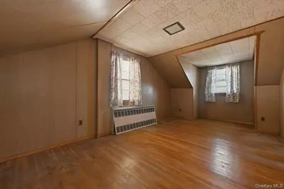 27 Plymouth Avenue, Mineola, NY 11501 - Photo 13