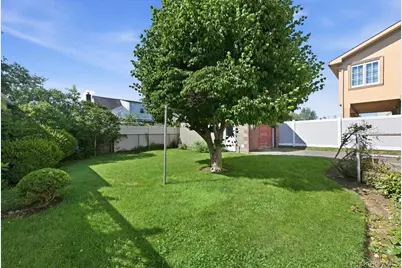 27 Plymouth Avenue, Mineola, NY 11501 - Photo 19