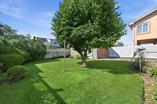 27 Plymouth Ave, Mineola, NY 11501 - Photo 19