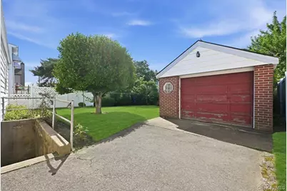 27 Plymouth Avenue, Mineola, NY 11501 - Photo 17