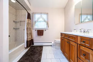 948 Cathedral Ave, Franklin Square, NY 11010 - Photo 27
