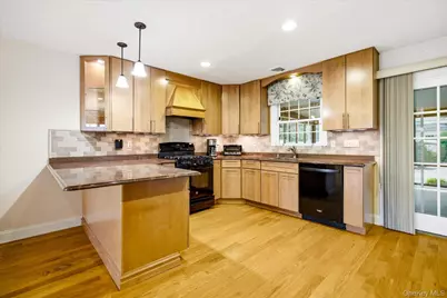 948 Cathedral Avenue, Franklin Square, NY 11010 - Photo 13