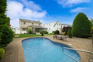 948 Cathedral Ave, Franklin Square, NY 11010 - Photo 5