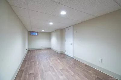 948 Cathedral Avenue, Franklin Square, NY 11010 - Photo 35