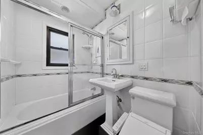 17019 Pidgeon Meadow Road, Fresh Meadows, NY 11365 - Photo 29