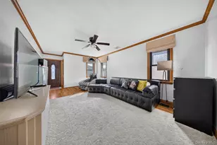 170-19 Pidgeon Meadow Rd, Fresh Meadows, NY 11365 - Photo 7