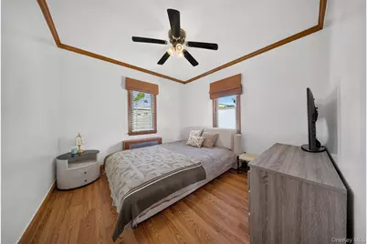 17019 Pidgeon Meadow Road, Fresh Meadows, NY 11365 - Photo 9