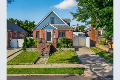 17019 Pidgeon Meadow Road, Fresh Meadows, NY 11365 - Photo 3