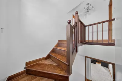 17019 Pidgeon Meadow Road, Fresh Meadows, NY 11365 - Photo 19