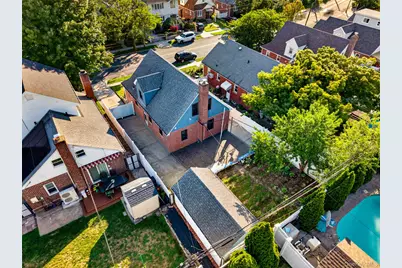 17019 Pidgeon Meadow Road, Fresh Meadows, NY 11365 - Photo 39