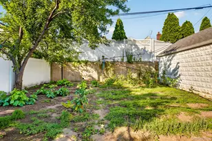 170-19 Pidgeon Meadow Rd, Fresh Meadows, NY 11365 - Photo 35