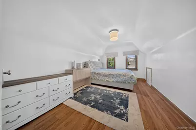 17019 Pidgeon Meadow Road, Fresh Meadows, NY 11365 - Photo 21