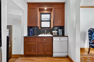 170-19 Pidgeon Meadow Rd, Fresh Meadows, NY 11365 - Photo 11
