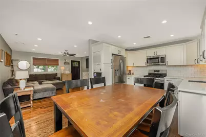 183 Cherokee Street, Ronkonkoma, NY 11779 - Photo 11