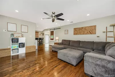 183 Cherokee Street, Ronkonkoma, NY 11779 - Photo 5