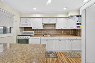 152 Parkwood Dr, Shirley, NY 11967 - Photo 11