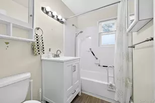152 Parkwood Dr, Shirley, NY 11967 - Photo 17