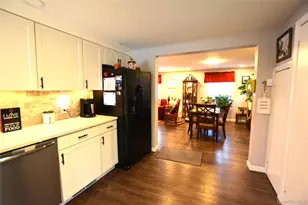 105 W Village Circle, Manorville, NY 11949 - Photo 9