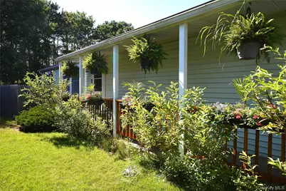 105 W Village Circle #105, Manorville, NY 11949 - Photo 3