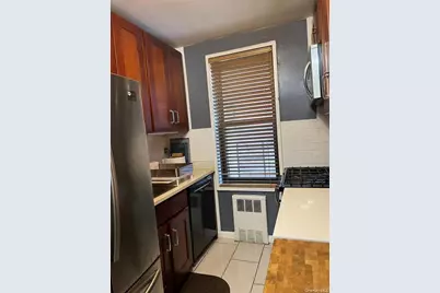 224-24 Union Tpke #4N, Oakland Gardens, NY 11364 - Photo 5