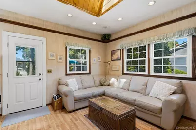 1621 Madison Avenue, West Islip, NY 11795 - Photo 13