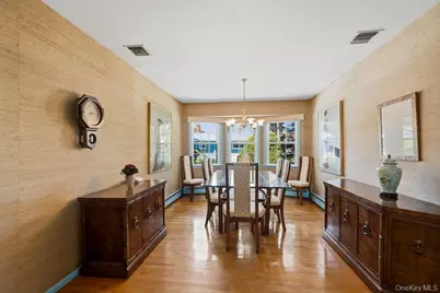 1621 Madison Avenue, West Islip, NY 11795 - Photo 5