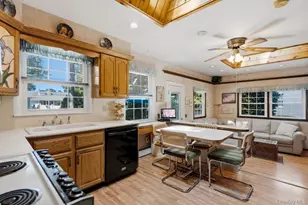 1621 Madison Ave, West Islip, NY 11795 - Photo 7