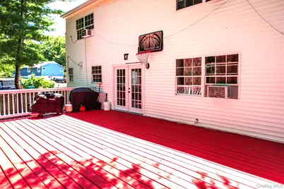 32 Birch Court, Riverhead, NY 11901 - Photo 7