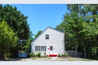 32 Birch Court, Riverhead, NY 11901 - Photo 1
