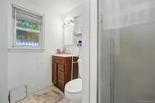 66-28 52nd Dr, Maspeth, NY 11378 - Photo 29