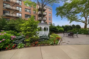 6 Birchwood Ct, Mineola, NY 11501 - Photo 13